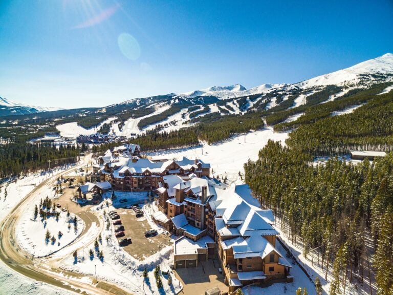 15 Colorado Ski Resorts For A Winter Getaway